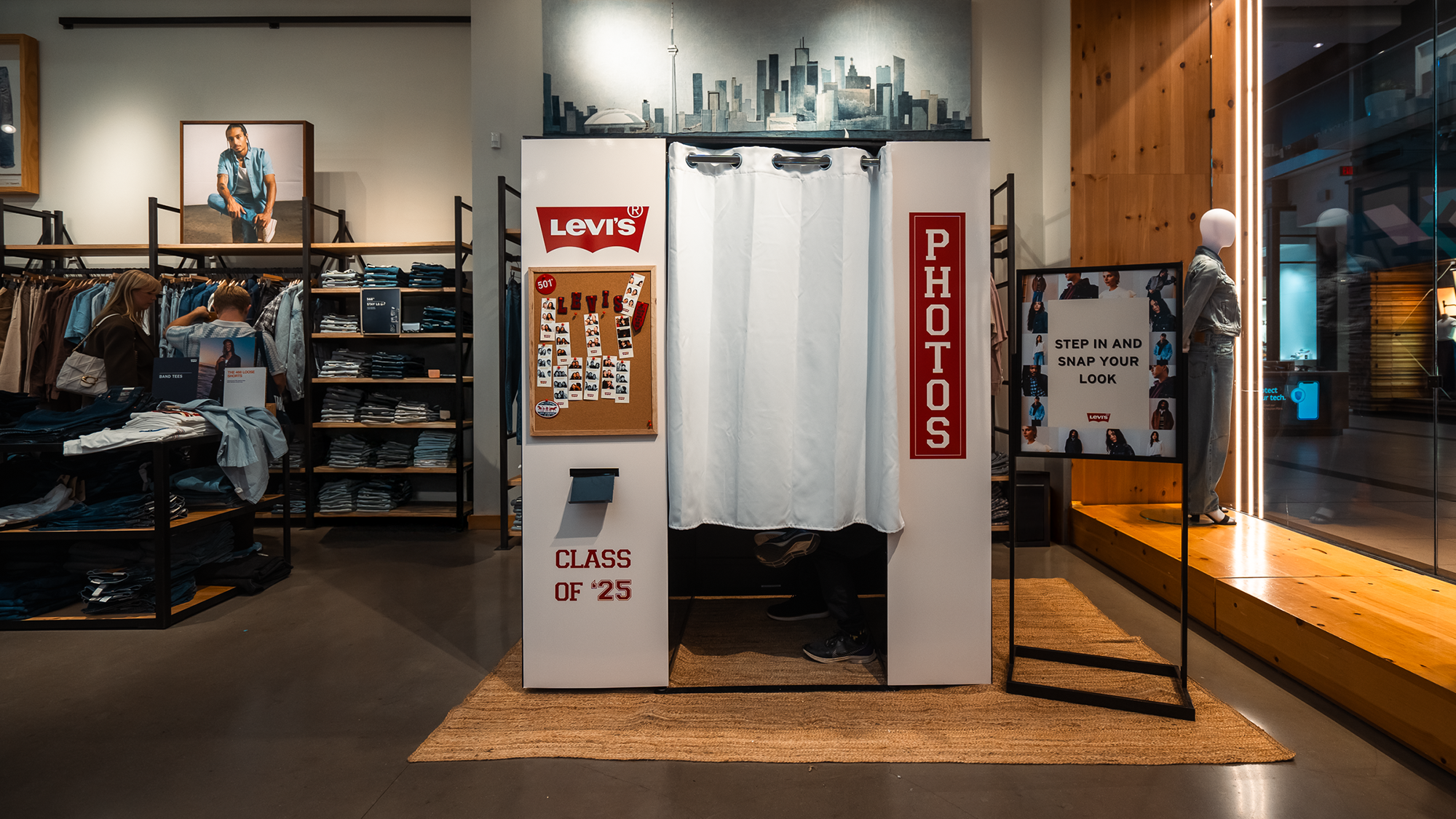 Levi's at CF Toronto Eaton Centre — Snaptique